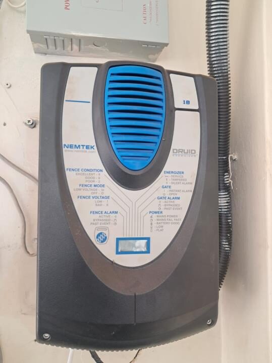Energizer and alarm control panel